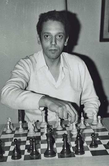 Carlos Gentile